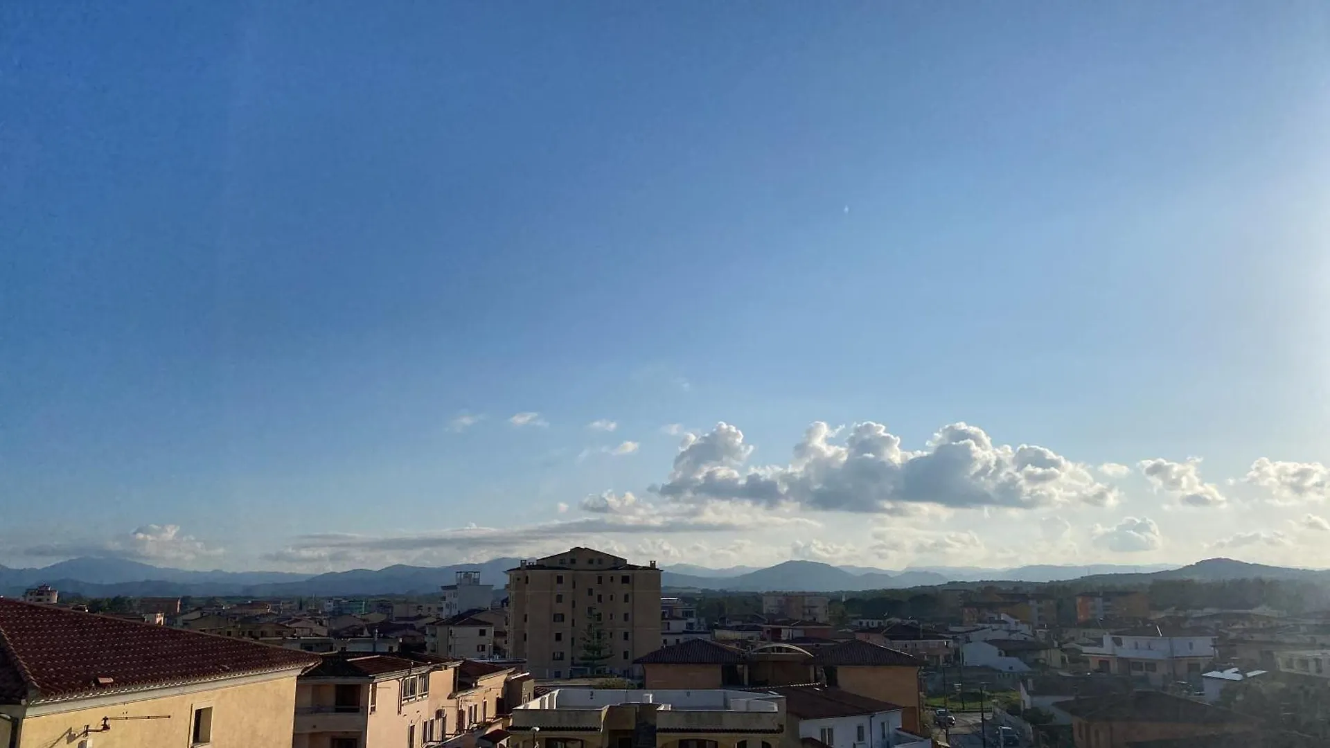 أولبيا Tra Mare & Monti - Bed & Breakfast 0*,  إيطاليا